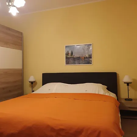 Orange *