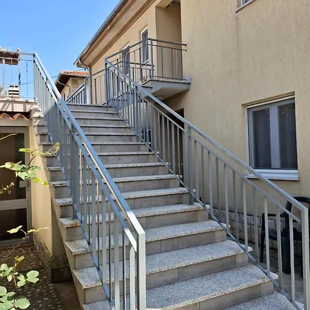 Orange Apartman